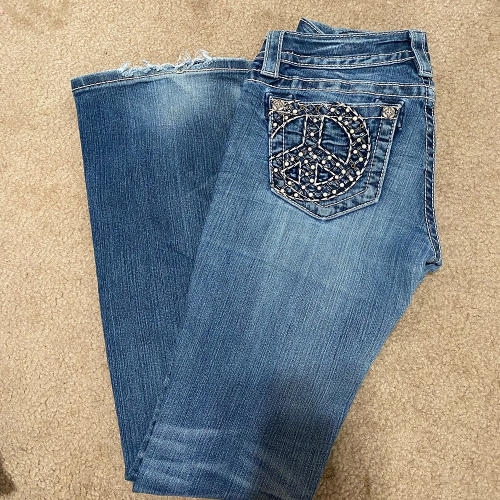 Low rise miss me jeans